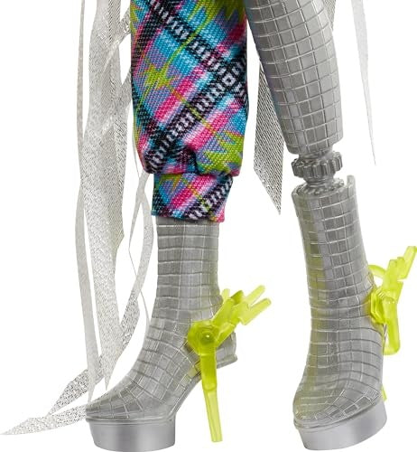 Load image into Gallery viewer, Monster High Monster Fest Frankie Stein Fashion Doll With Festival Outfit, Band Poster And Accessories