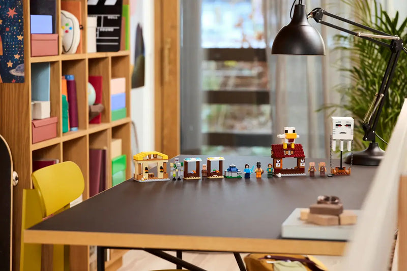 Load image into Gallery viewer, LEGO Minecraft The Ghast Balloon Village Attack