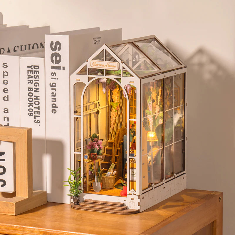 Load image into Gallery viewer, Rolife Holiday Garden House DIY Book Nook Kit