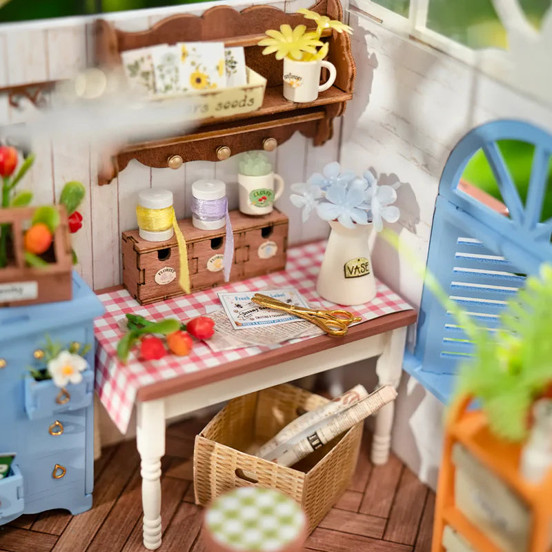 Load image into Gallery viewer, Rolife Dreamy Garden House DIY Miniature House Kit