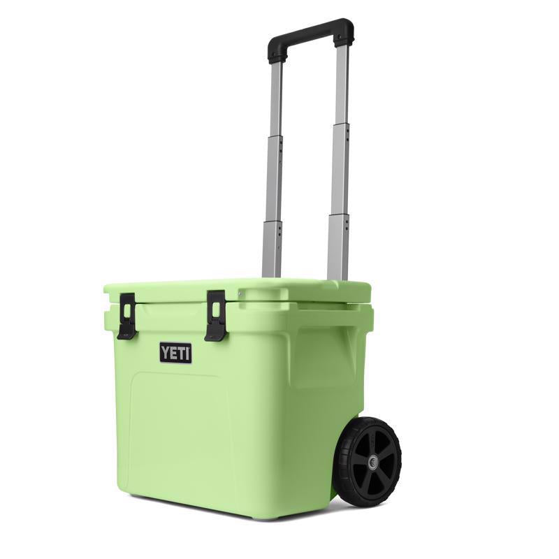 Load image into Gallery viewer, YETI Roadie 32 Key Lime 32 qt Roller Cooler