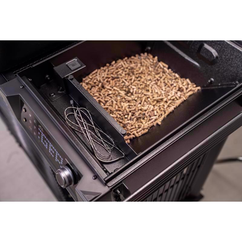 Load image into Gallery viewer, Traeger Woodridge Elite Wood Pellet WiFi Grill Black (IN-STORE PICKUP ONLY)