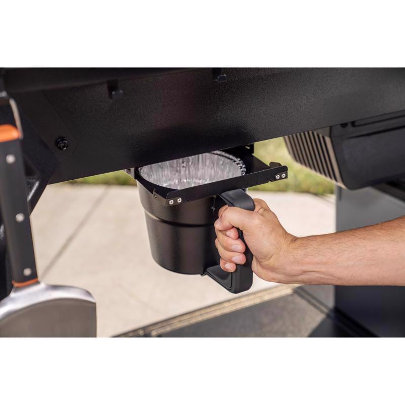 Load image into Gallery viewer, Traeger Woodridge Pro Wood Pellet WiFi Grill Black (IN-STORE PICKUP ONLY)