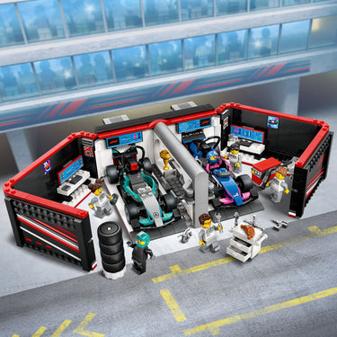 LEGO® City F1® Garage & Mercedes-AMG & Alpine Cars
