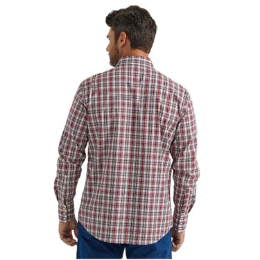 Wrangler Men's Wrinkle Resist Long Sleeve Snap Shirt (Red/Black) Size M