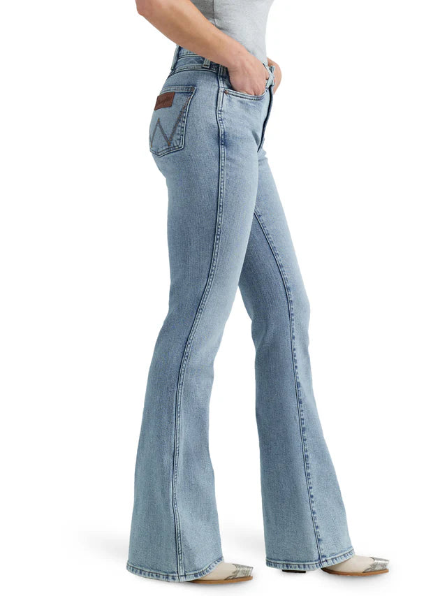 Load image into Gallery viewer, Wrangler Womens 28X34 Retro Bailey High Rise Flare Jeans
