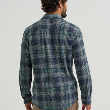 Wrangler ATG™ Men's Campsite Plaid Shirt (Blue Nights) Size L
