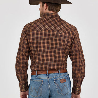 Wrangler Retro® Long Sleeve Sawtooth Snap Pocket Western Shirt (Brown) Size L