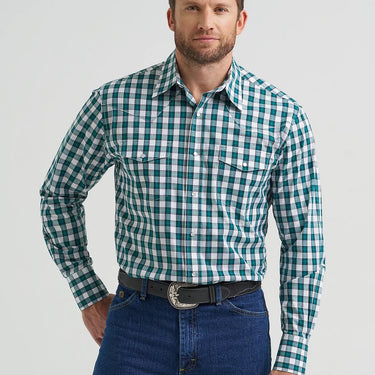 Wrangler Men's Wrinkle Resist Snap Shirt (Verdant Green) Size L