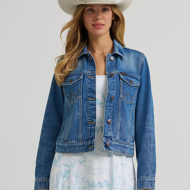 Wrangler Women's Iconic Western Denim Jacket (Light Denim) Size M