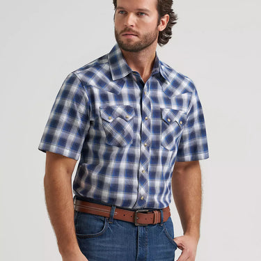Wrangler Men's Retro® Short Sleeve Sawtooth Pocket Western Snap Shirt (Frosted Navy) Size XL