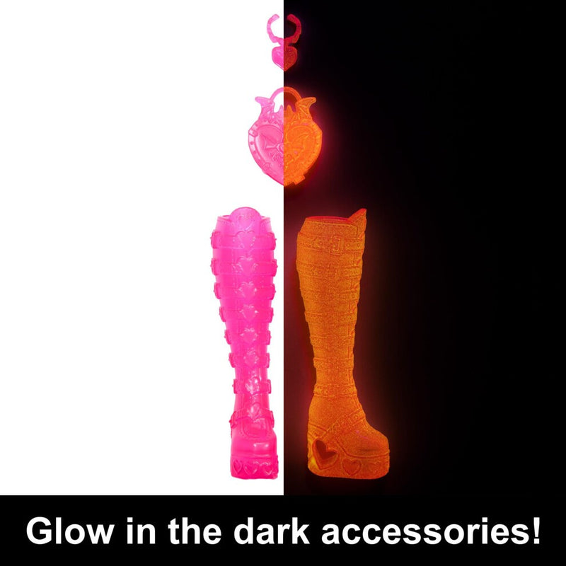 Load image into Gallery viewer, Monster High Draculaura Doll and Fashion Set
