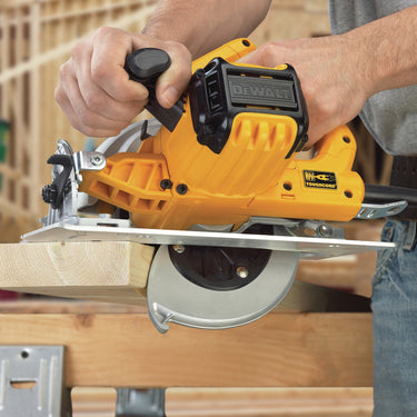 DeWalt 15 amps 7-1/4 in. Corded Brushed Circular Saw Tool Only