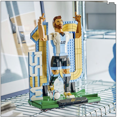 LEGO® Editions Lionel Messi – Soccer Legend