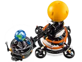 Lego Technic Planet Earth and Moon in Orbit 526 pc