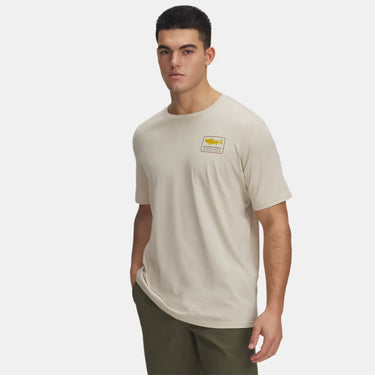 Under Armour Men's Walleye Graphic Tee (Sandstorm/Gold League) Size L