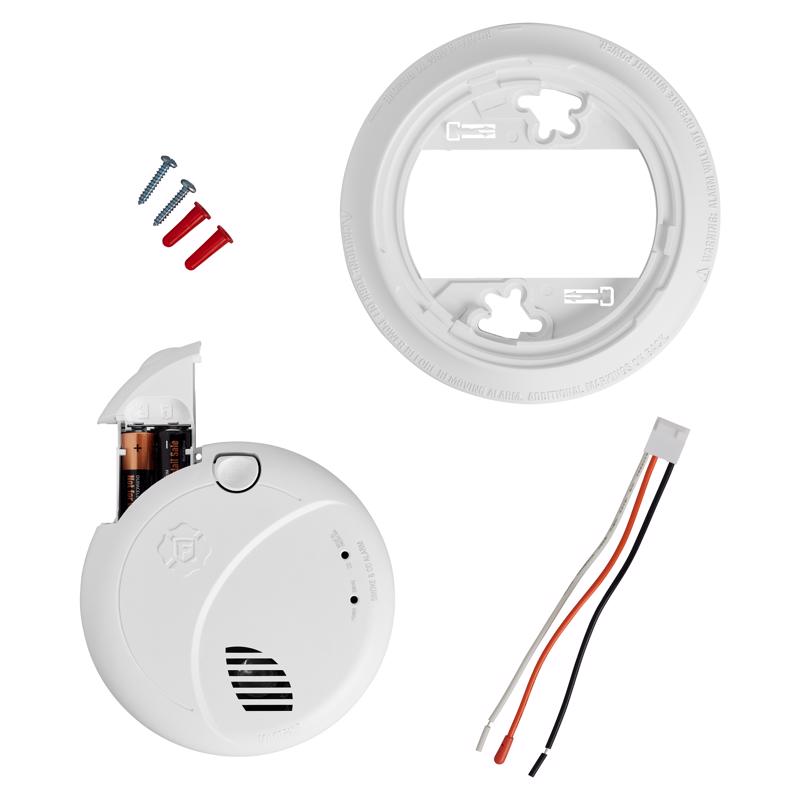 Load image into Gallery viewer, BRK Voice and Location Alert Hard-Wired w/Battery Back-Up Photoelectric Smoke and Carbon Monoxide De
