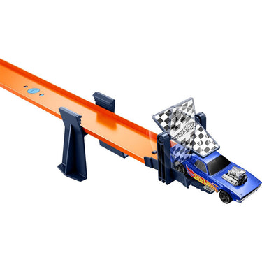 Hot Wheels RC Speed Challenge Track Set & Battery-Powered Remote-Control 1:64 Scale Toy Car, 30+ Pieces Of Track