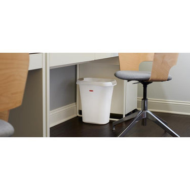 Rubbermaid 5.25 gal White Polypropylene Open Top Wastebasket
