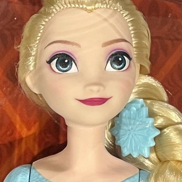 Disney Princess Frozen Getting Ready Elsa Fashion Doll