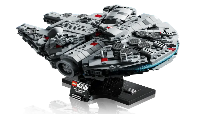 Load image into Gallery viewer, Lego Star Wars Millennium Falcon™ 921pc
