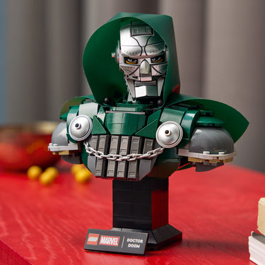 LEGO® ǀ Marvel Doctor Doom Bust