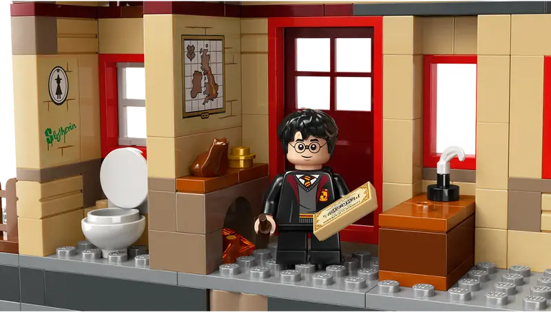 Load image into Gallery viewer, Lego Harry Potter Hogwarts Express ™ Train Set with Hogsmeade Station™ 1074pc
