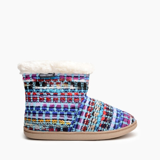 Minnetonka Women's 6-10 Betty Bootie Turquoise Multi