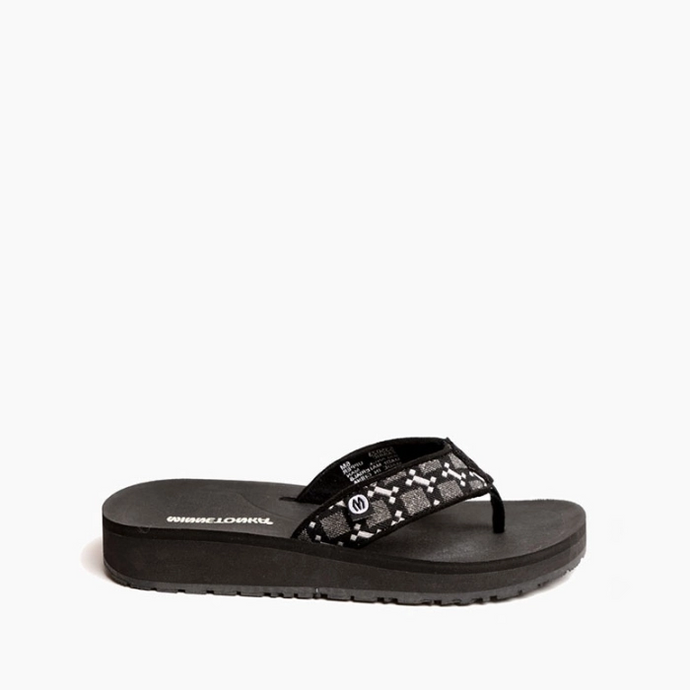 Minnetonka Women's 5-11 Hedy Black Flip Flop