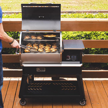 Recteq Patio Legend 600 Wood Pellet WiFi Grill and Smoker Black/Silver