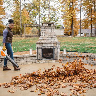 STIHL BGA 57 123 mph 365 CFM 36 V Battery Handheld Leaf Blower Kit (Battery & Charger)