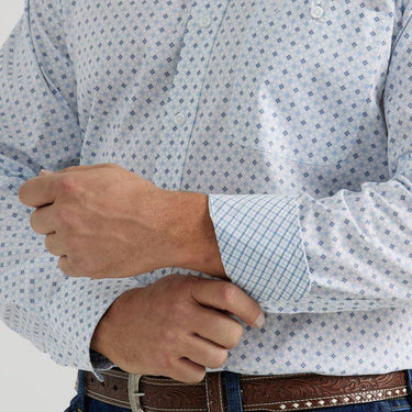 Wrangler Men's George Strait Long Sleeve Button Down Shirt (Light Blue) Size XL