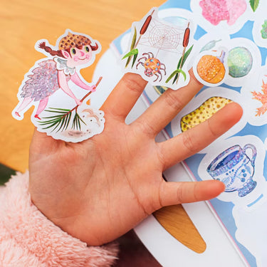 eeBoo: Magical Creatures Shiny Sticker Book