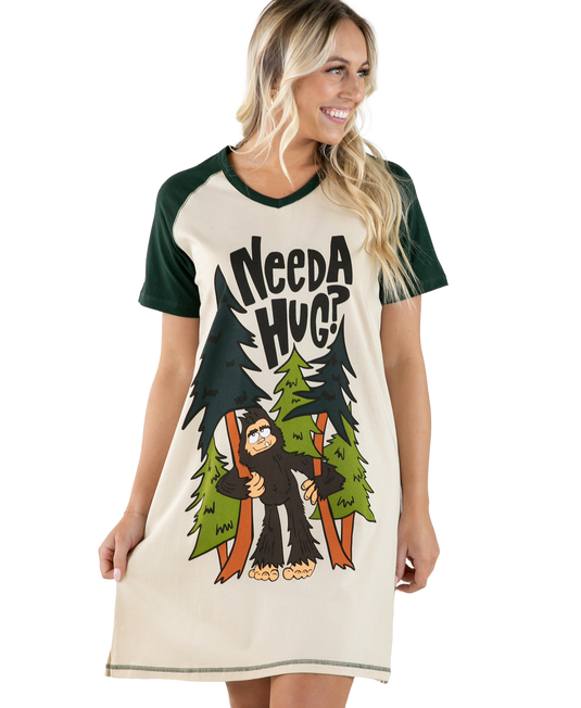 Need a Hug Bigfoot Women's V-Neck Nightshirt L/XL