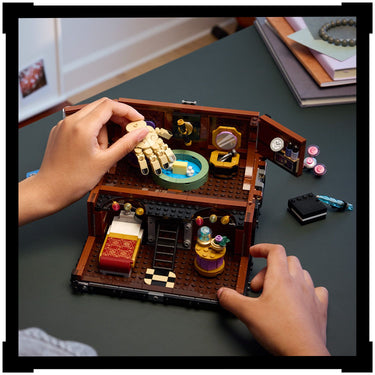 LEGO® Wednesday Thing’s Apartment