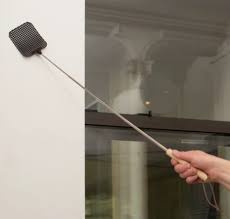 Kikkerland Extendable Fly Swatter