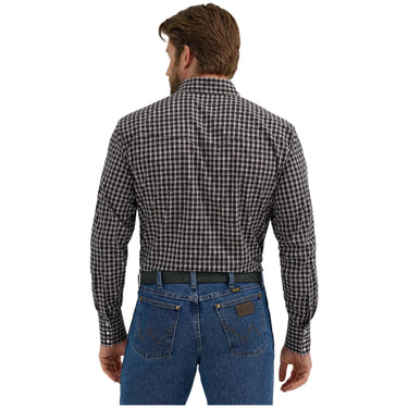 Wrangler® Men's Wrinkle Resist Shirt (Black Plaid) Size XL