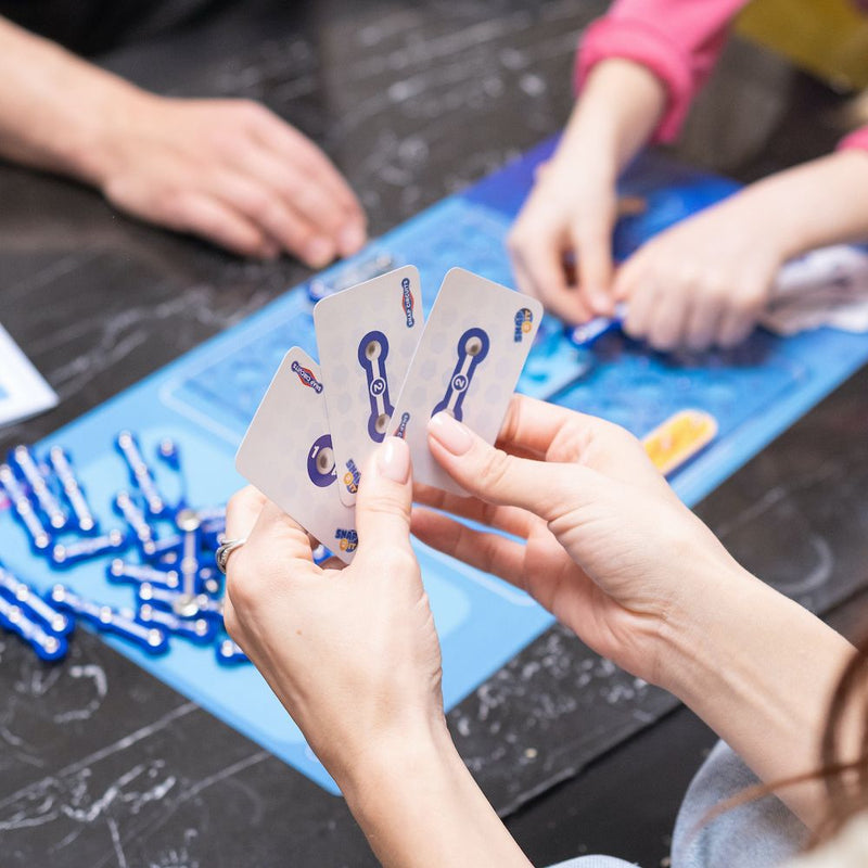 Load image into Gallery viewer, Snap Circuits Snap 2 It Board Game
