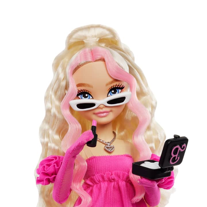 Load image into Gallery viewer, Barbie Dream Besties Barbie “Malibu” Fashion Doll With 8 Makeup &amp; Hair Themed Accessories
