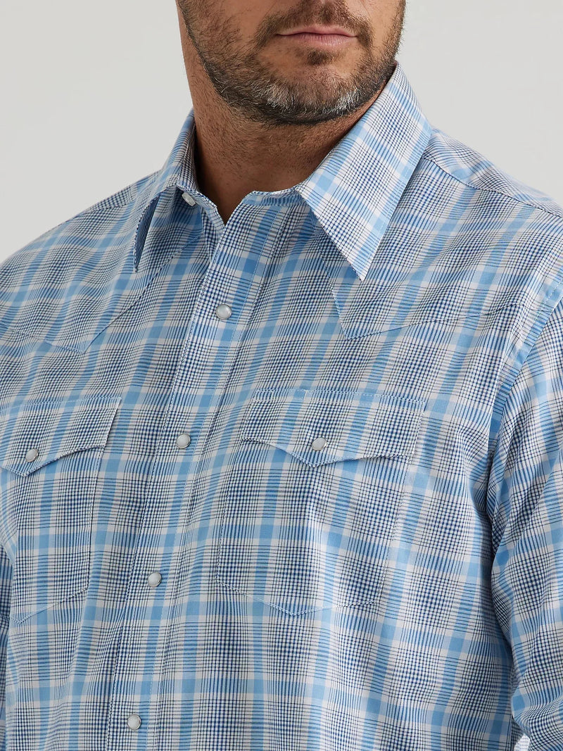 Load image into Gallery viewer, Wrangler Mens XL Wrinkle Resist Blue Plaid Shirt
