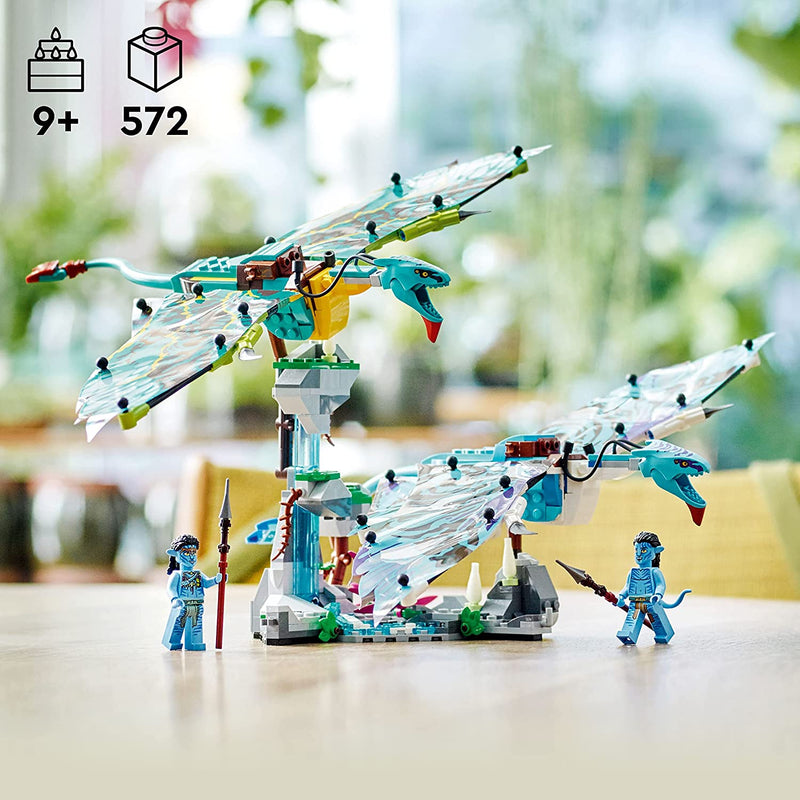 Load image into Gallery viewer, LEGO Avatar Jake &amp; Neytiri’s First Banshee Flight 75572 Building Toy Set with 2 Minifigures for Kids, Boys, Girls Ages 9+ (572 Pieces)

