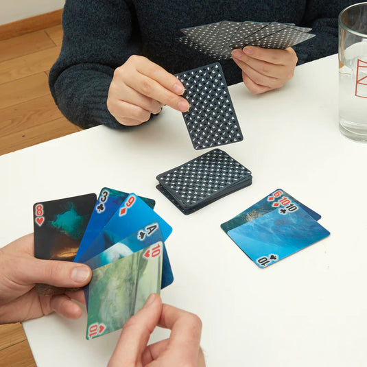 PLAYING CARDS SHARK